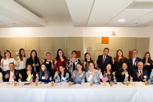 La Universidad Distrital, adelanta diálogos con la Embajada de Estados Unidos en Colombia para programas de intercambio.