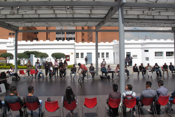 Imagen evento Participa en la cátedra 'Educaciones críticas ante la crisis'