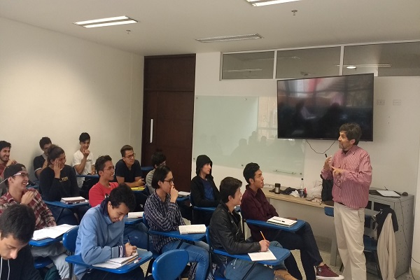 Imagen publicación: La Universidad Distrital Francisco José de Caldas, invita a jóvenes de distrito a inscribirse a la Convocatoria del proyecto Jóvenes a la U para el periodo 2022-1
