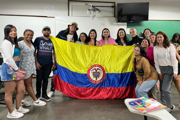 Estudiantes de universidades colombianas visitan UFES para estudio sobre internacionalización