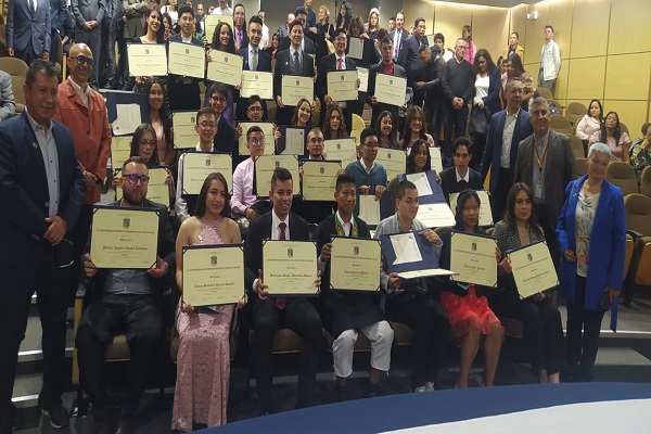 Imagen publicación: 34 nuevos graduandos de la Facultad de Ciencias Matemáticas y Naturales- Programa Académico de Matemáticas