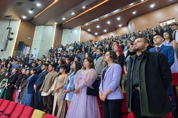 Imagen publicación: Comunidad académica celebra grados en la Universidad Distrital