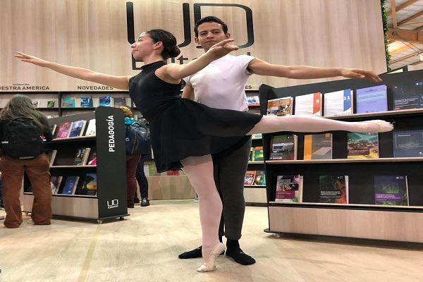 Imagen publicación: Conozca más sobre los pasos de ballet en el primer nivel