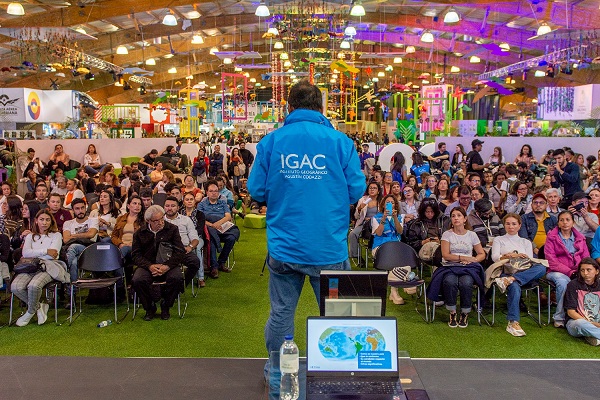 Imagen noticia: Universidad Distrital participa en la Semana Geomática del IGAC