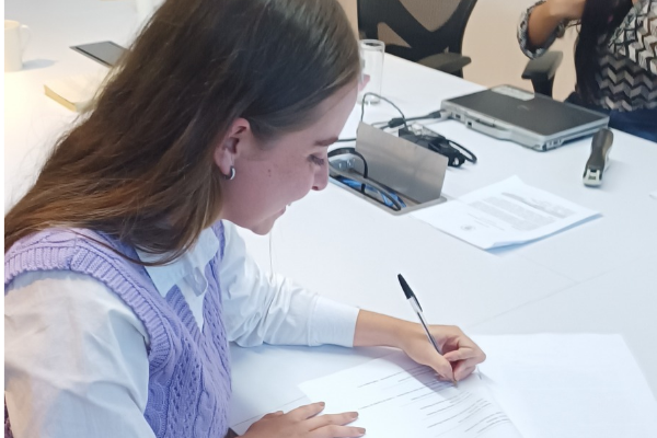 Imagen publicación: Administración y estudiantes de la UD, firman 34 acuerdos por la equidad de géneros y diversidades 