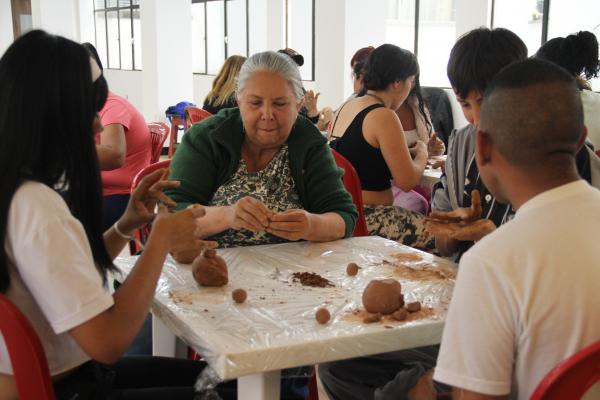 Imagen publicación: Así se vivió el Micro taller Transformación y Resiliencia en la acción artística y cultural