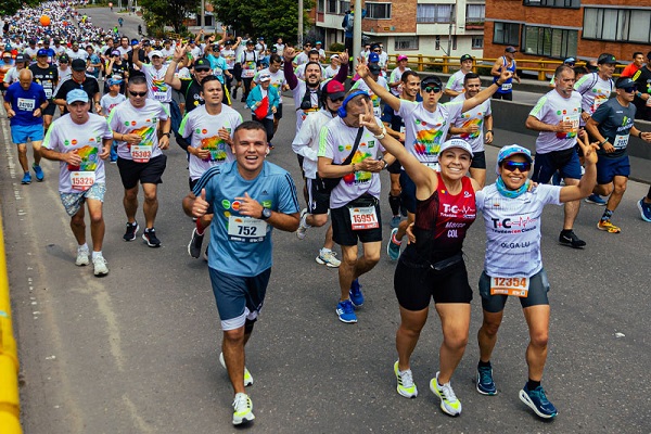 Imagen publicación  La media maratón de Bogotá está de fiesta por sus 25 años “corriendo juntos”