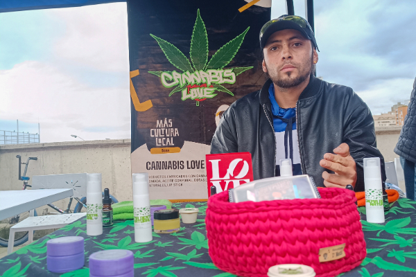 Imagen publicación: Emprendedores reciben apoyo estratégico gracias a la UD y el IPES