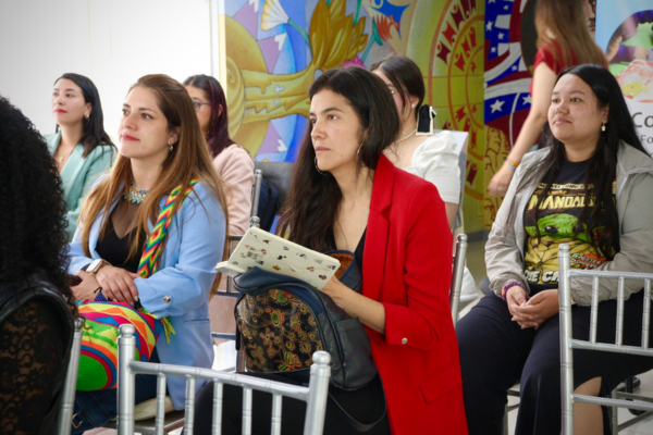 Imagen publicación: Donde la práctica se vuelve relato: maestras que se escuchan y se narran en colectivo
