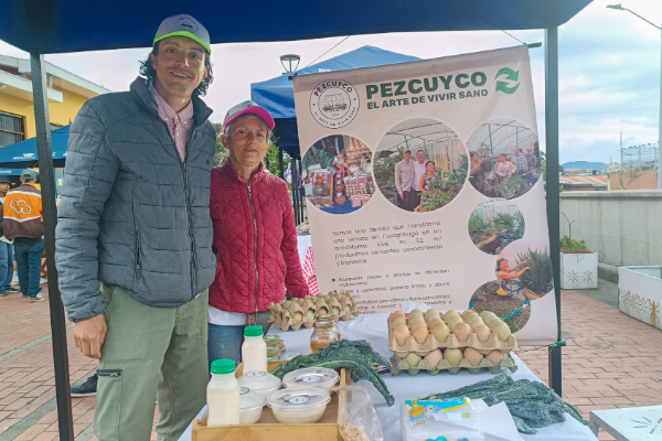 Imagen publicación: Emprendedores reciben apoyo estratégico gracias a la UD y el IPES