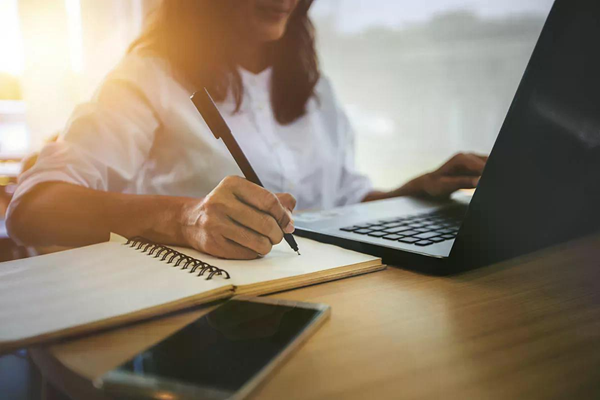 Imagen publicación IDEXUD impulsa formación Técnica Laboral para ampliar oportunidades de empleo